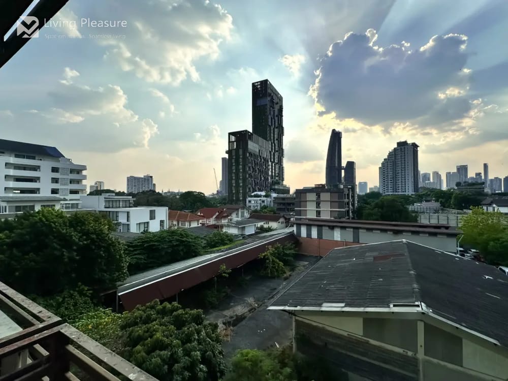 One Thonglor | 1-Bedroom Apartment | 52 sqm | Ultra-Fast WiFi | Near BTS Thonglor 12