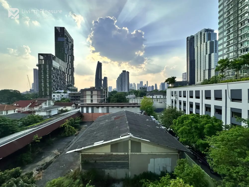 One Thonglor | 1-Bedroom Apartment | 52 sqm | Ultra-Fast WiFi | Near BTS Thonglor 13