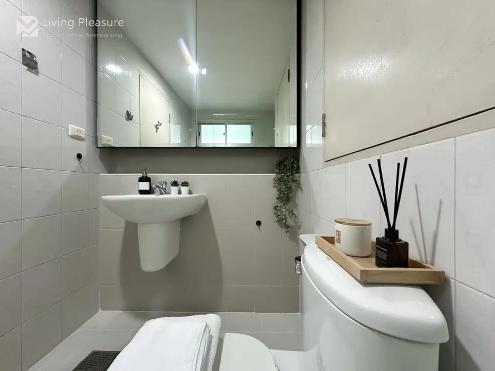 One Thonglor | 1-Bedroom Apartment | 52 sqm | Ultra-Fast WiFi | Near BTS Thonglor 9