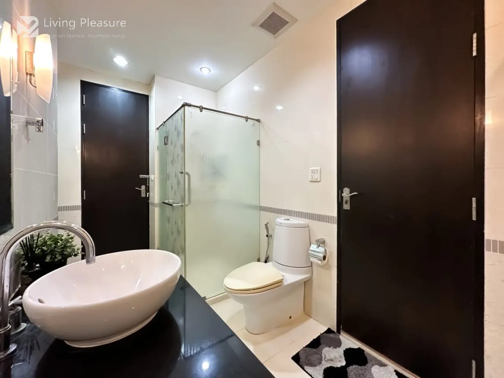 Modern 1-Bedroom High-Rise Apartment | Ultra-Fast WiFi | Central Ratchathewi | Sauna, Gym &amp; Pool 17