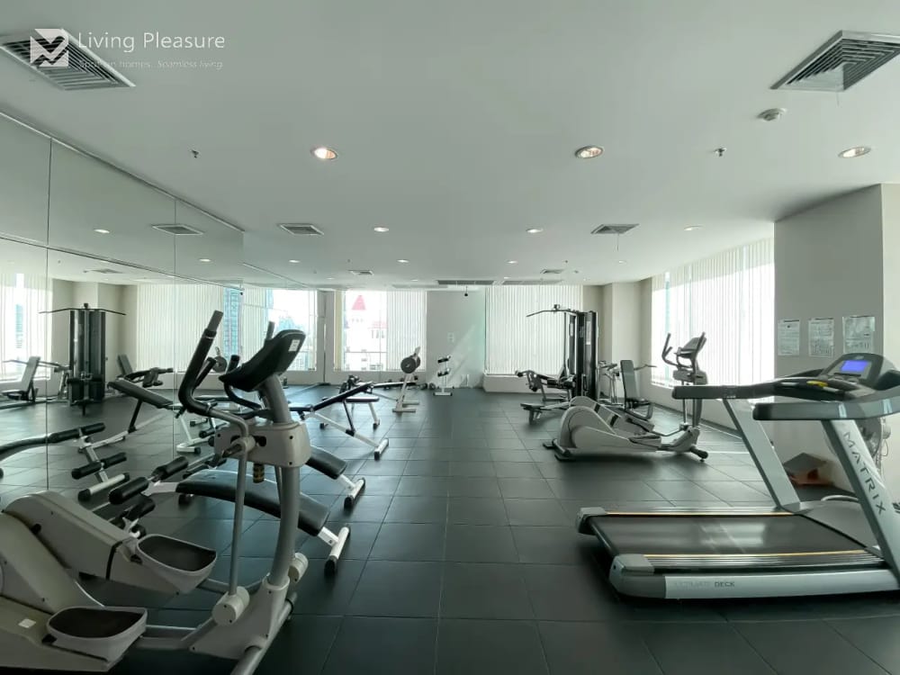 Modern 1-Bedroom High-Rise Apartment | Ultra-Fast WiFi | Central Ratchathewi | Sauna, Gym &amp; Pool 4