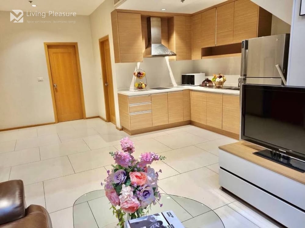 1-Bedroom Duplex for Rent in the Heart of Phrom Phong 4