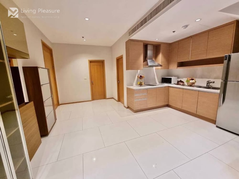 1-Bedroom Duplex for Rent in the Heart of Phrom Phong 6