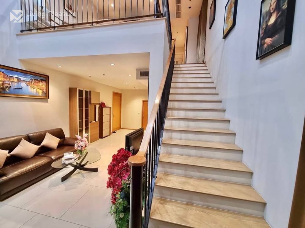 1-Bedroom Duplex for Rent in the Heart of Phrom Phong 9