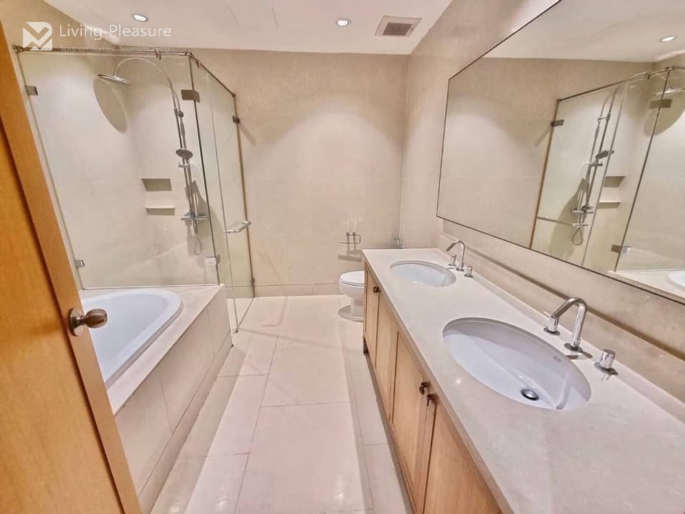 1-Bedroom Duplex for Rent in the Heart of Phrom Phong 13
