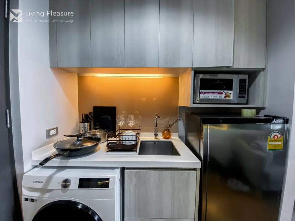 The Lumpini 24 | 1-Bedroom Apartment | Co-Working Space | Sky Pool | Near BTS Phrom Phong 12