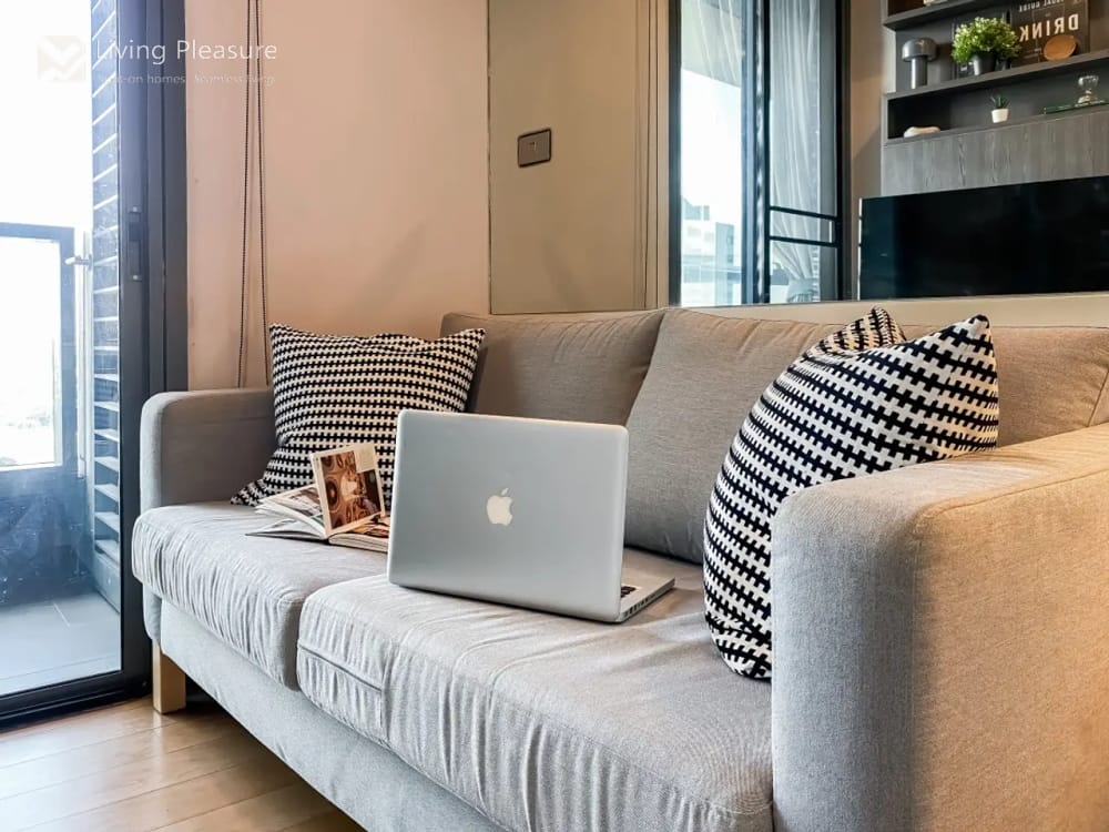 The Lumpini 24 | 1-Bedroom Apartment | Co-Working Space | Sky Pool | Near BTS Phrom Phong 7