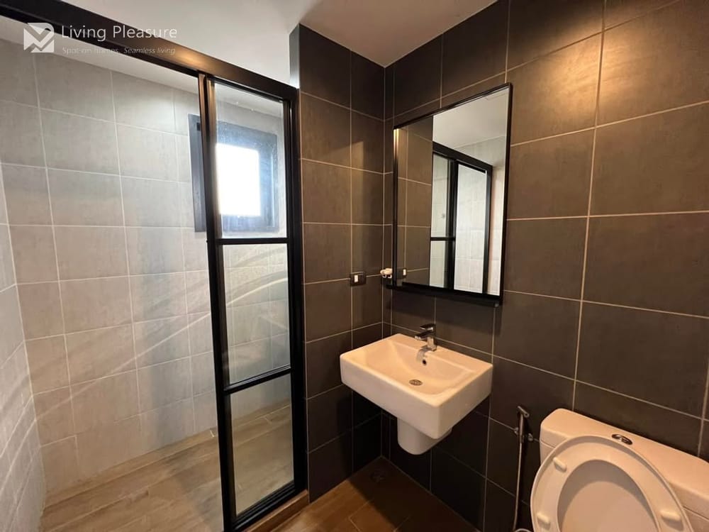 1 Bedroom for Rent I The Base Garden Rama 9 5
