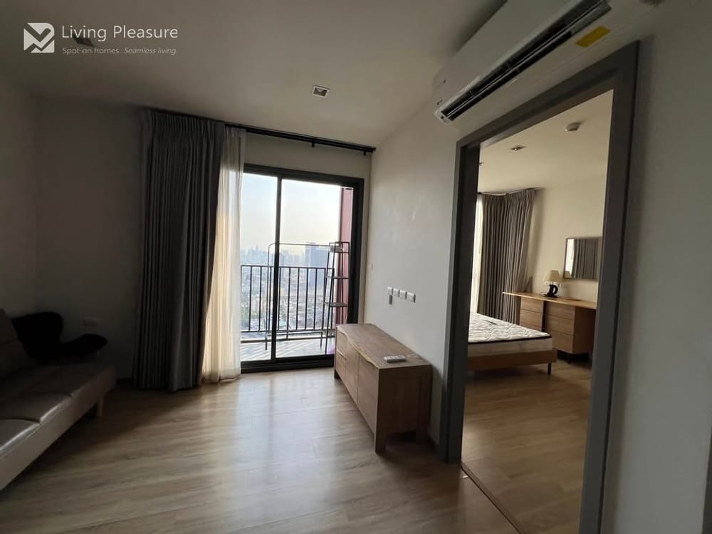 1 Bedroom for Rent I The Base Garden Rama 9 8