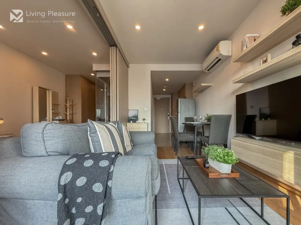 Luxury High-Floor Apartment at Q Chidlom | 1BR | Stunning City Views | Near BTS Chit Lom 8