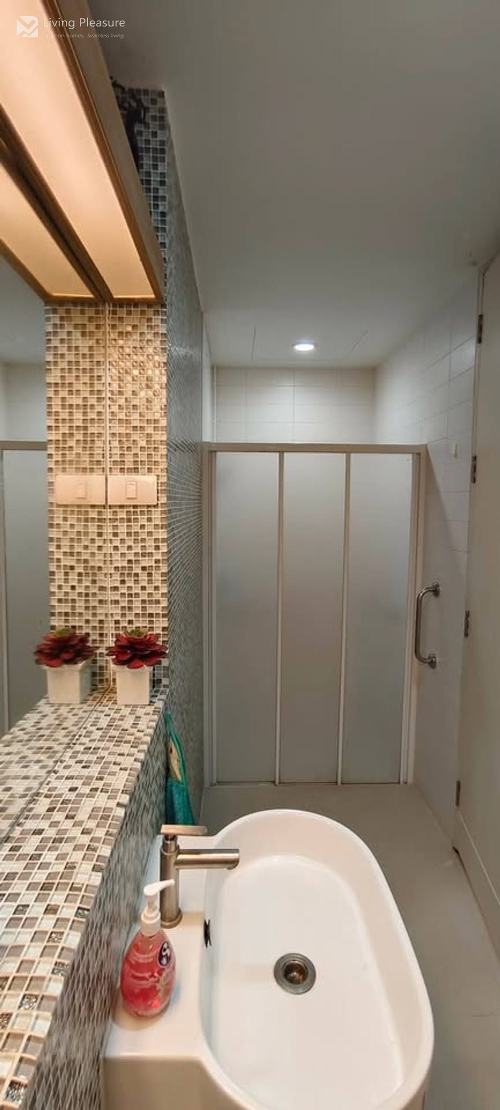Spacious 4-Bedroom House for Rent at CourtYard Villa Rama9-Wongwaen 14