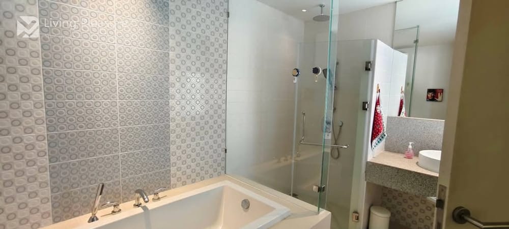 Spacious 4-Bedroom House for Rent at CourtYard Villa Rama9-Wongwaen 16