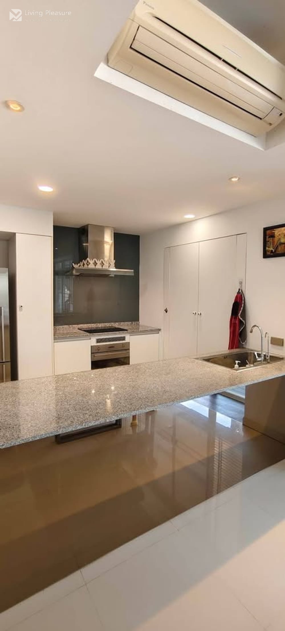Spacious 4-Bedroom House for Rent at CourtYard Villa Rama9-Wongwaen 4