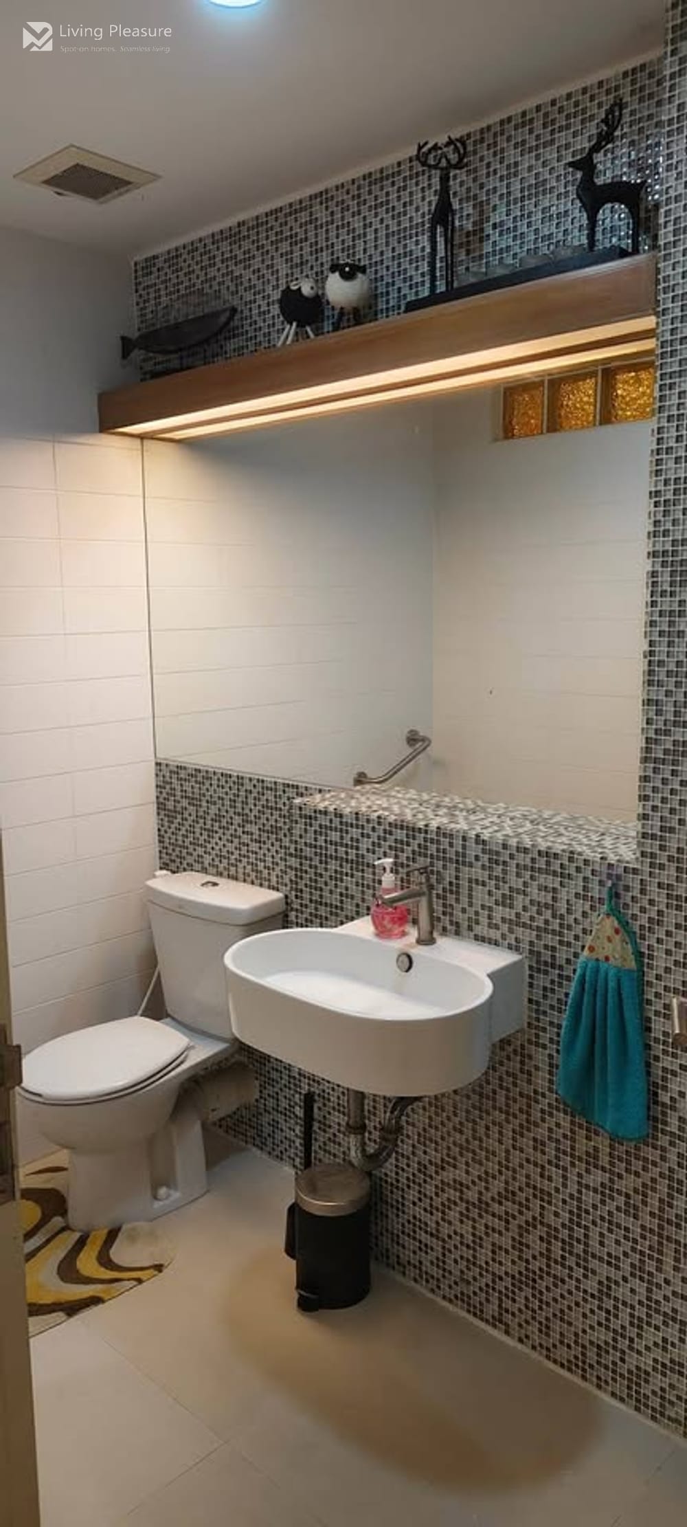 Spacious 4-Bedroom House for Rent at CourtYard Villa Rama9-Wongwaen 15