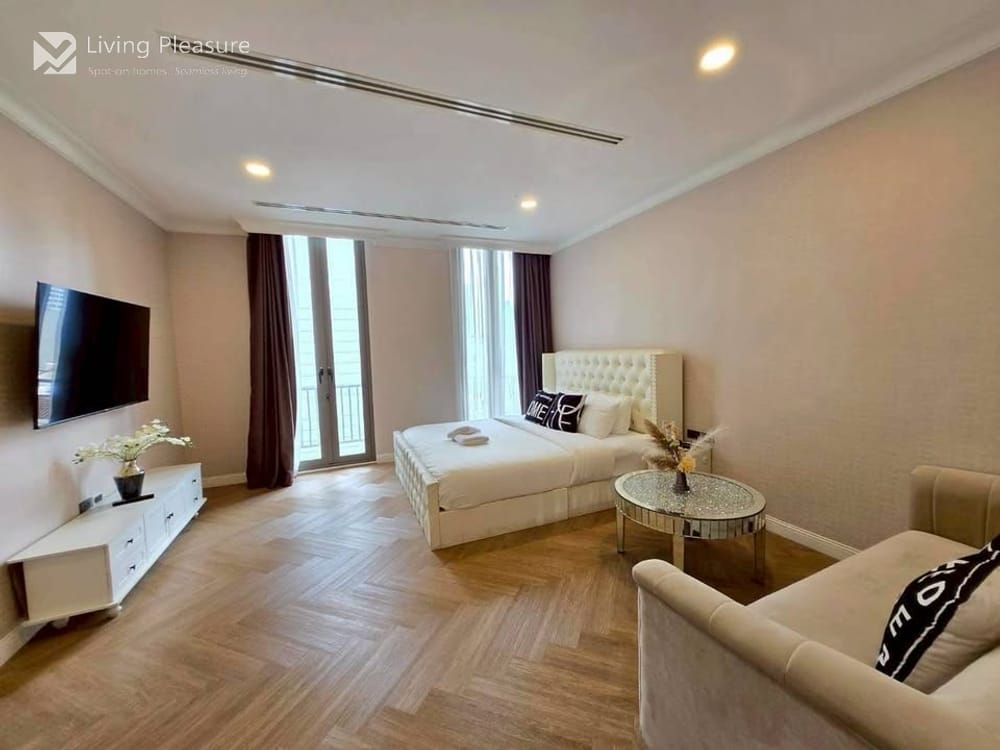 Pet-Friendly 4-Bedroom Villa for Sale and Rent in the Heart of Phrom Phong 2
