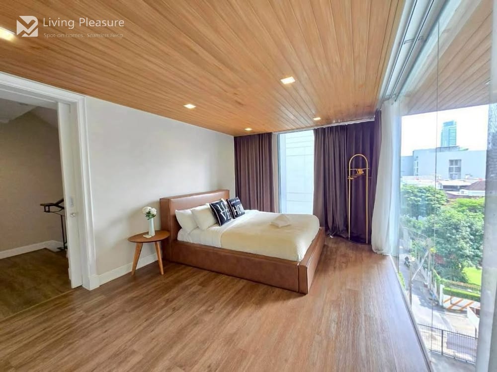 Pet-Friendly 4-Bedroom Villa for Sale and Rent in the Heart of Phrom Phong 3