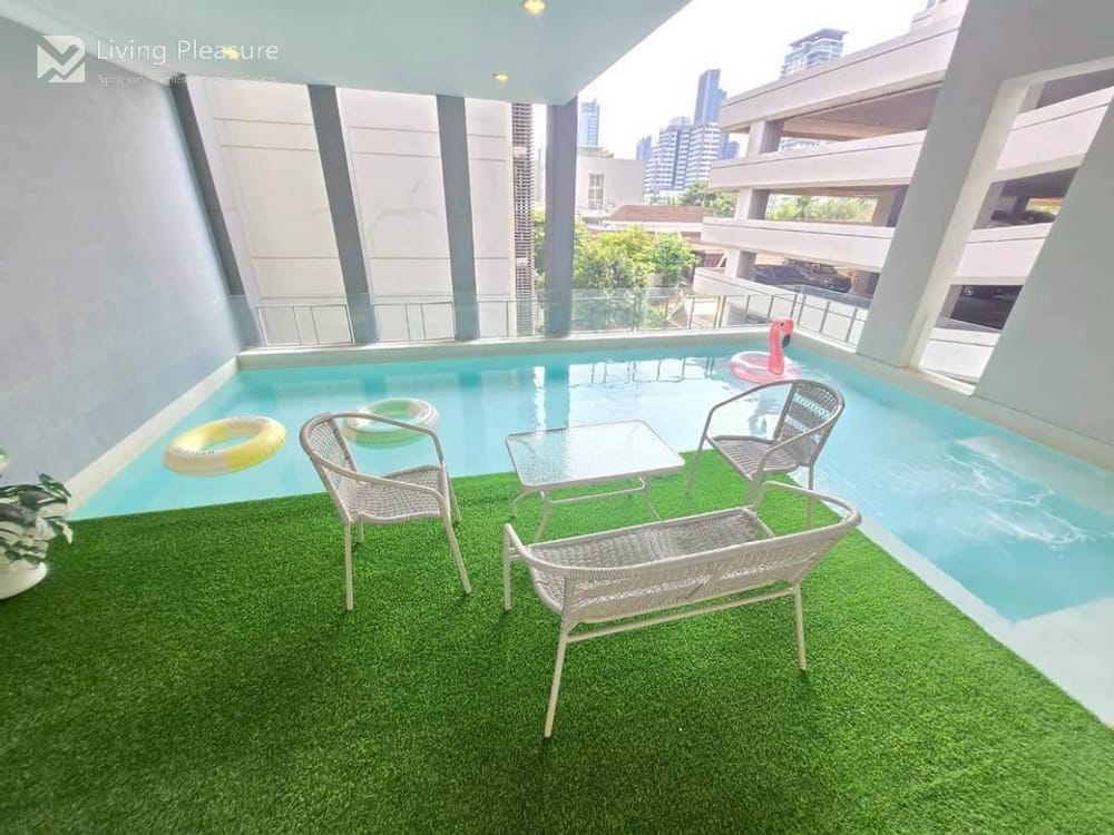 Pet-Friendly 4-Bedroom Villa for Sale and Rent in the Heart of Phrom Phong 9