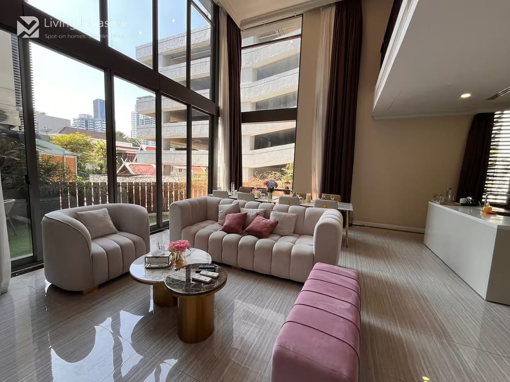 Pet-Friendly 4-Bedroom Villa for Sale and Rent in the Heart of Phrom Phong 10