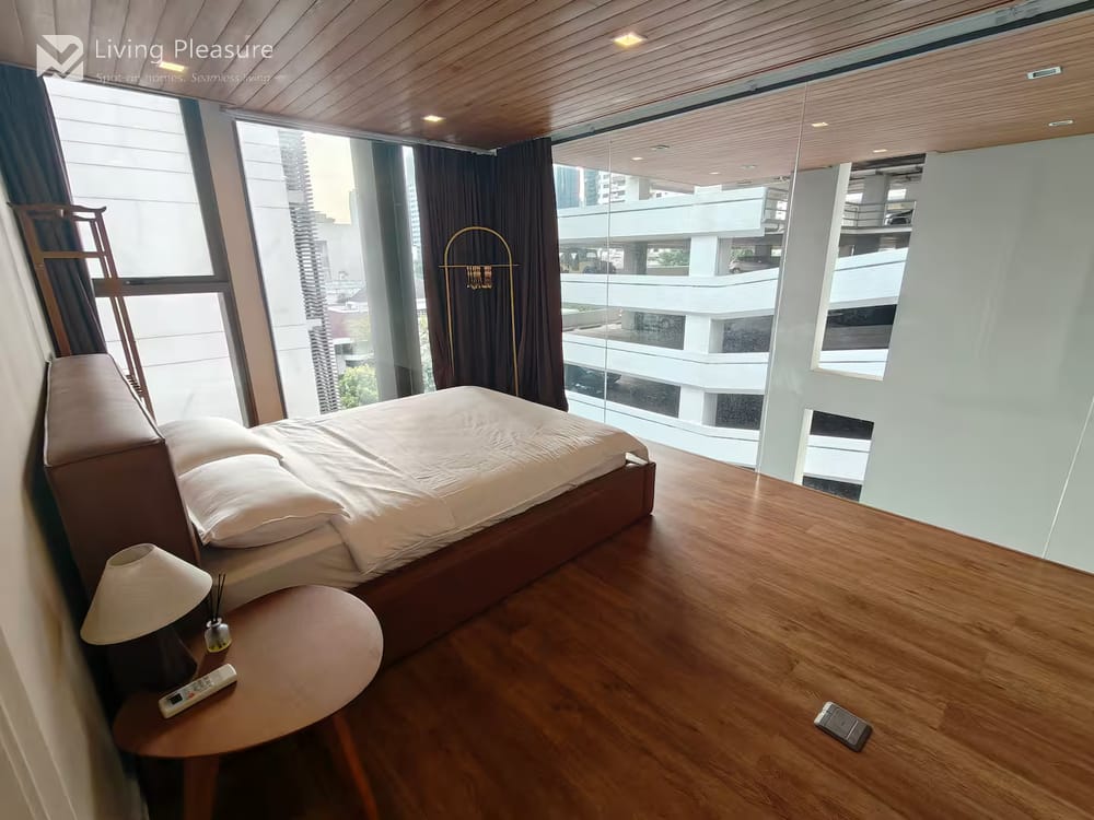 Pet-Friendly 4-Bedroom Villa for Sale and Rent in the Heart of Phrom Phong 17