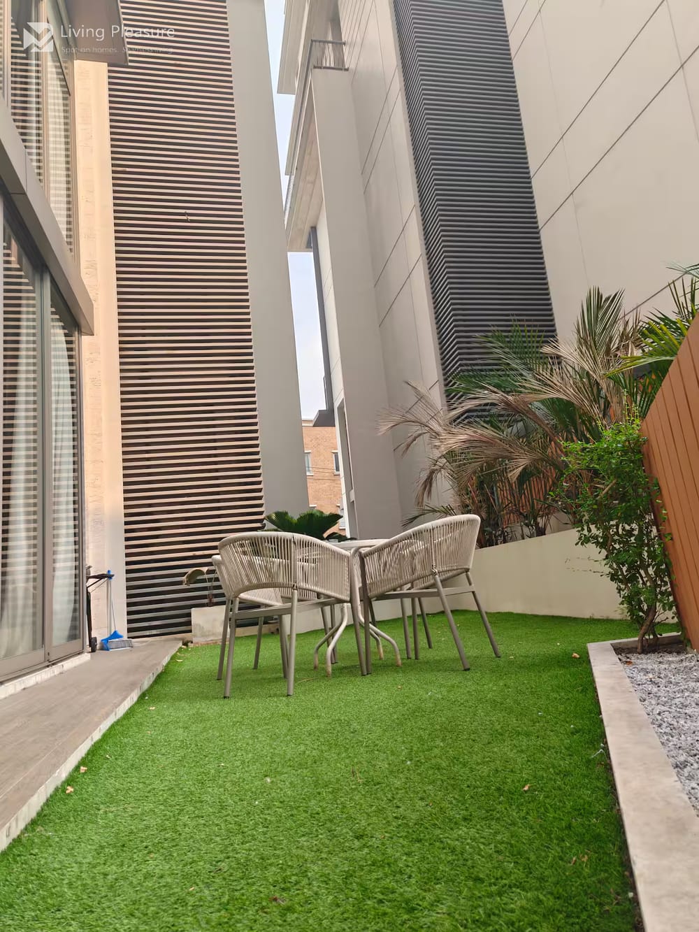 Pet-Friendly 4-Bedroom Villa for Sale and Rent in the Heart of Phrom Phong 29