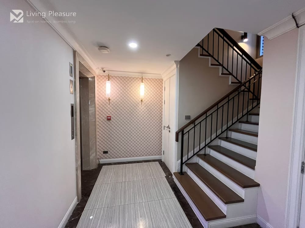 Pet-Friendly 4-Bedroom Villa for Sale and Rent in the Heart of Phrom Phong 36