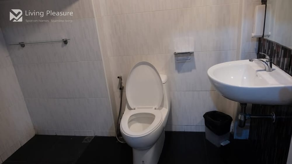 5 Bedrooms Pool Villa for Rent I Udomsuk, Bangkok 2