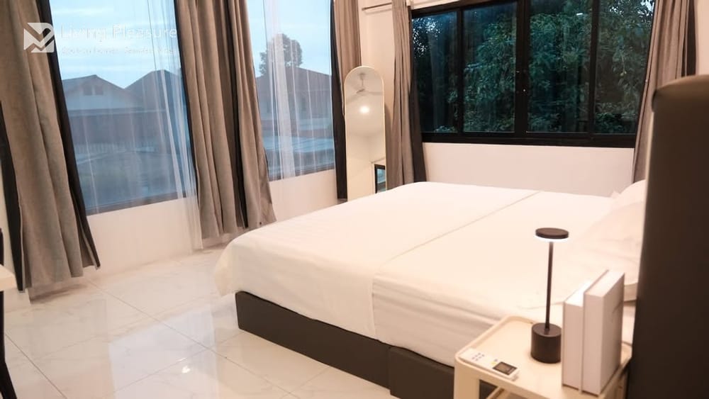 5 Bedrooms Pool Villa for Rent I Udomsuk, Bangkok 8