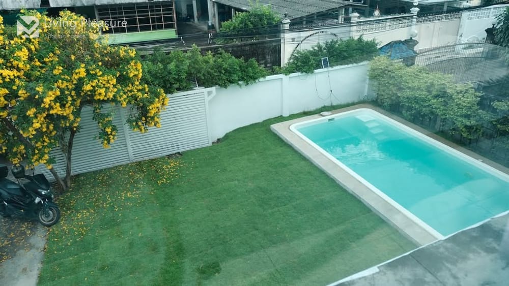 5 Bedrooms Pool Villa for Rent I Udomsuk, Bangkok 12