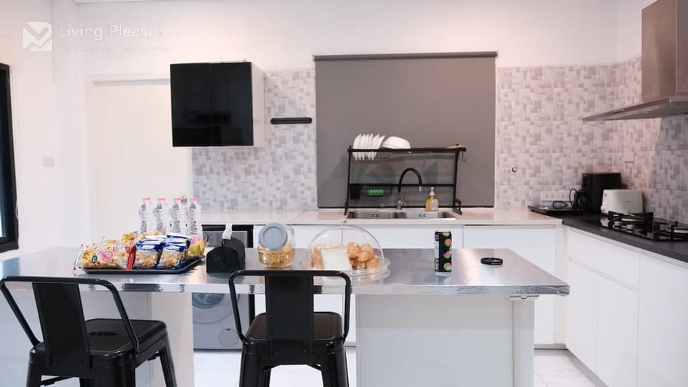 5 Bedrooms Pool Villa for Rent I Udomsuk, Bangkok 30