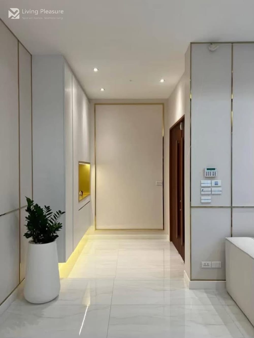 7 Bedrooms Pool Villa for Rent I Suttisan , Bangkok 8