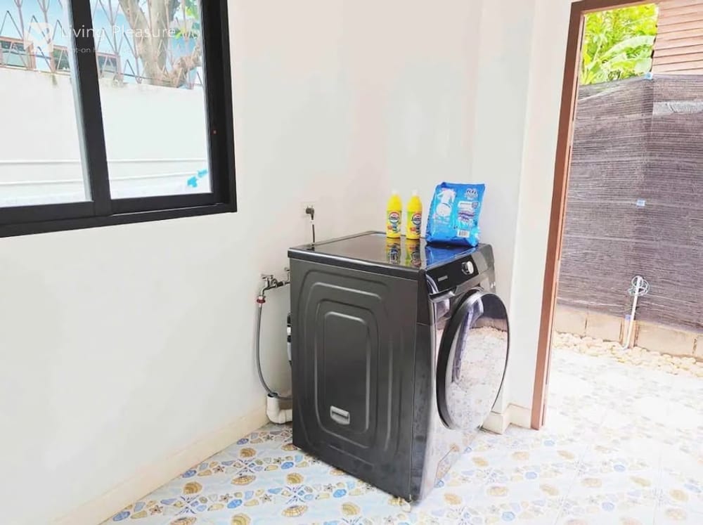 7 Bedrooms Pool Villa for Rent I Suttisan , Bangkok 11