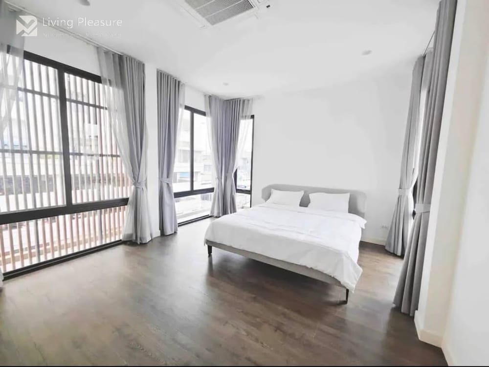7 Bedrooms Pool Villa for Rent I Suttisan , Bangkok 14
