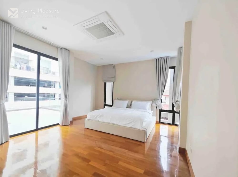 7 Bedrooms Pool Villa for Rent I Suttisan , Bangkok 16