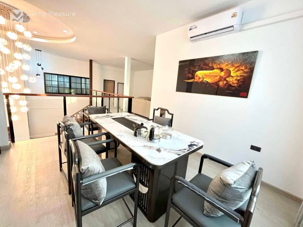 5 Bedrooms Pool Villa for Rent I Latprao-Huaykwang 9