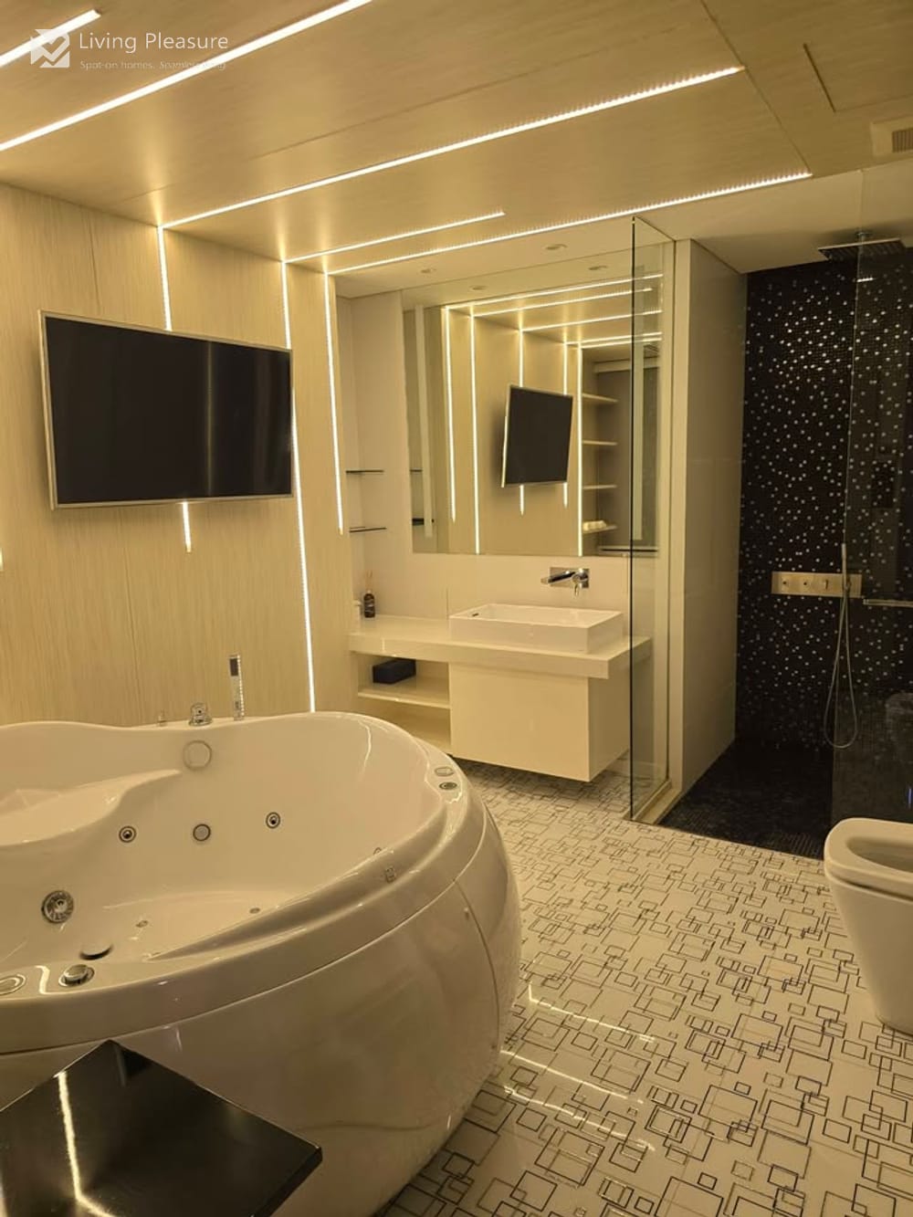 1-Bedroom Condo for Rent at The Bangkok Sathon near BTS Surasak 4