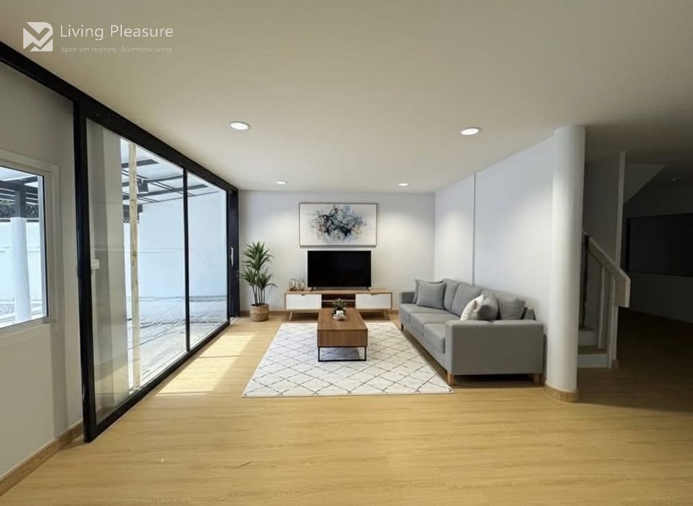 Pool Villa for Rent I near MRT Suttusarn, Bangkok 2