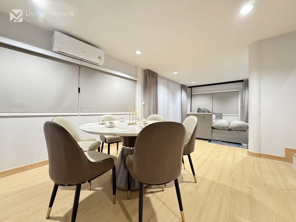 Pool Villa for Rent I near MRT Suttusarn, Bangkok 8