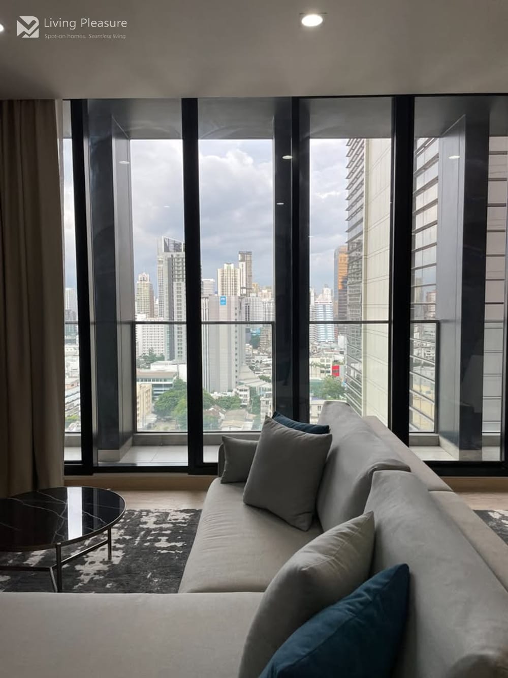 2-Bedroom Condo for Rent at Noble Ploenchit, Steps from BTS Phloen Chit 2