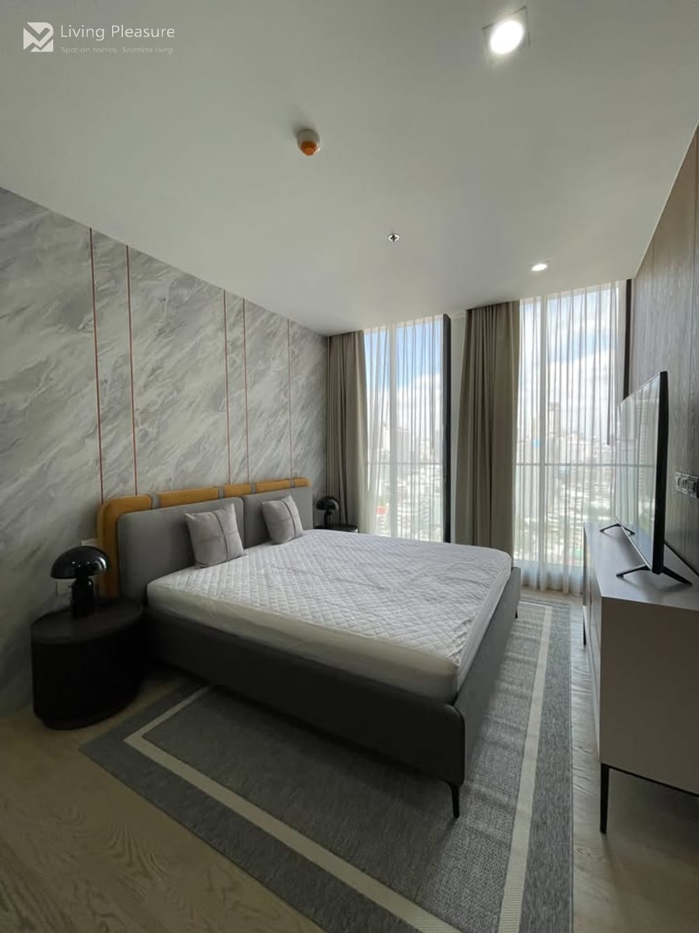 2-Bedroom Condo for Rent at Noble Ploenchit, Steps from BTS Phloen Chit 8