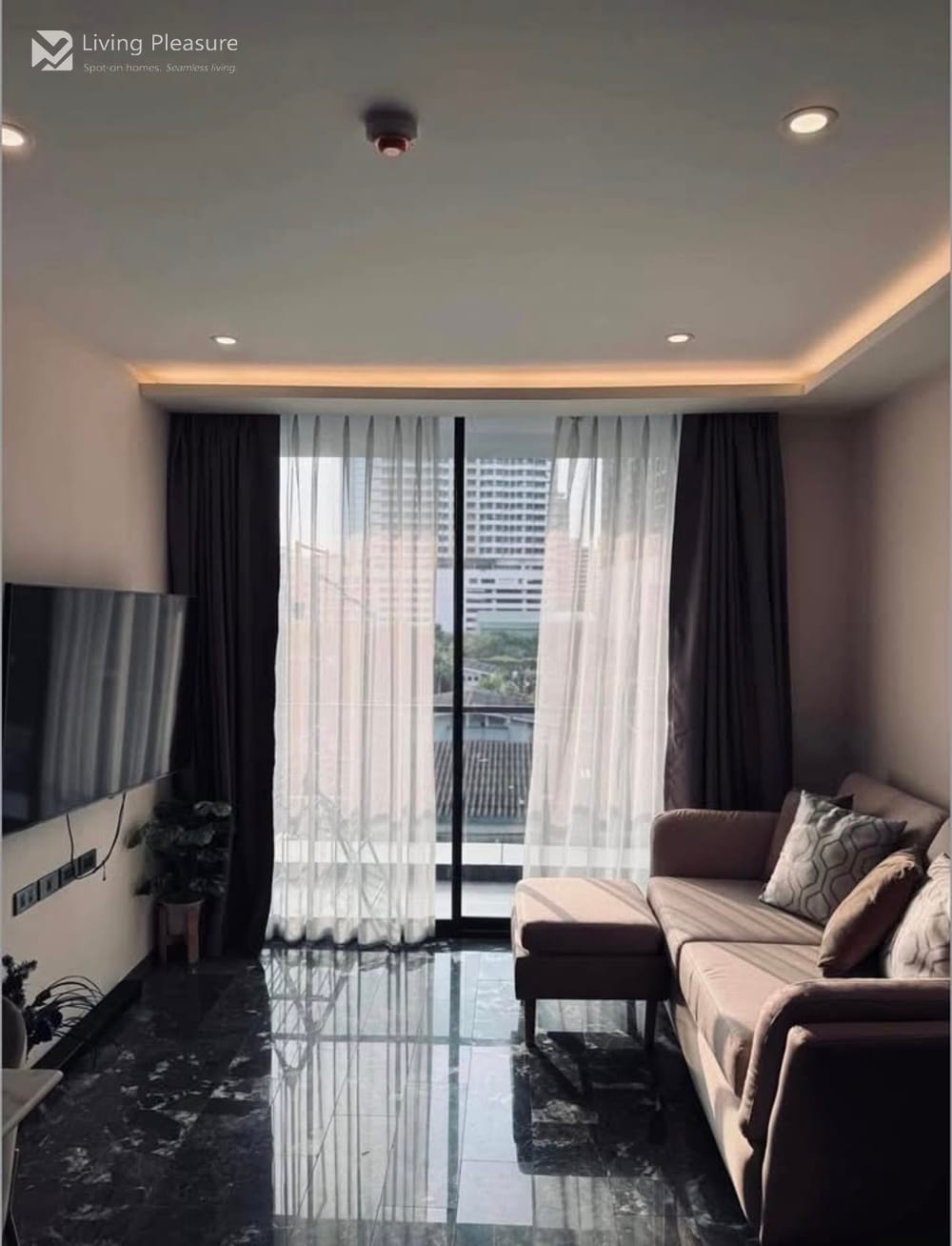 ให้เช่า 1 ห้องนอน คอนโด ใน 168 สุขุมวิท 36 (168 Sukhumvit 36 (Luxury Low-Rise)) 2