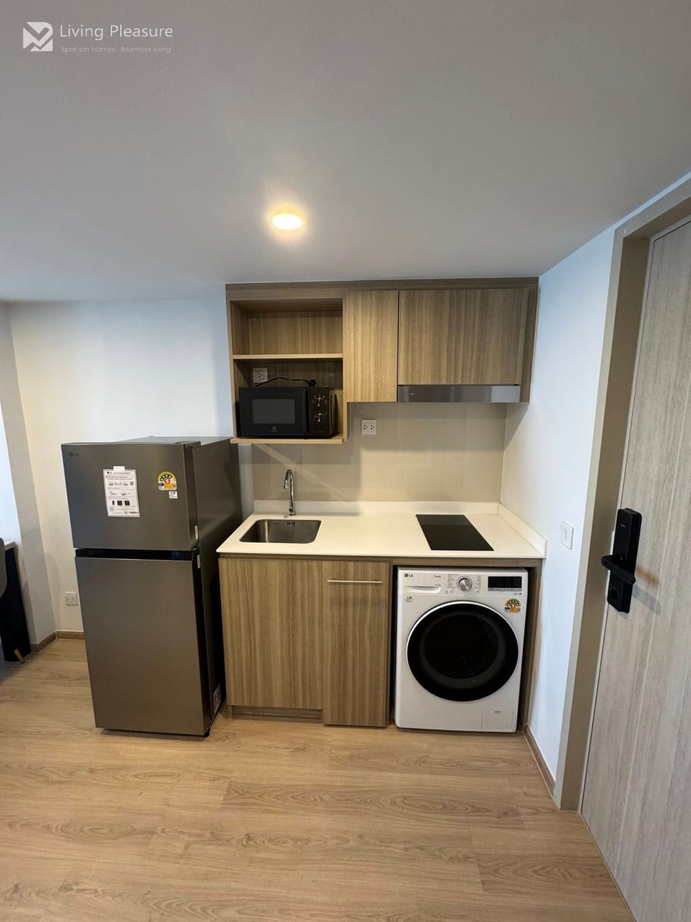 2 Bedrooms condo for Rent I Life Rama4 - Asoke 4