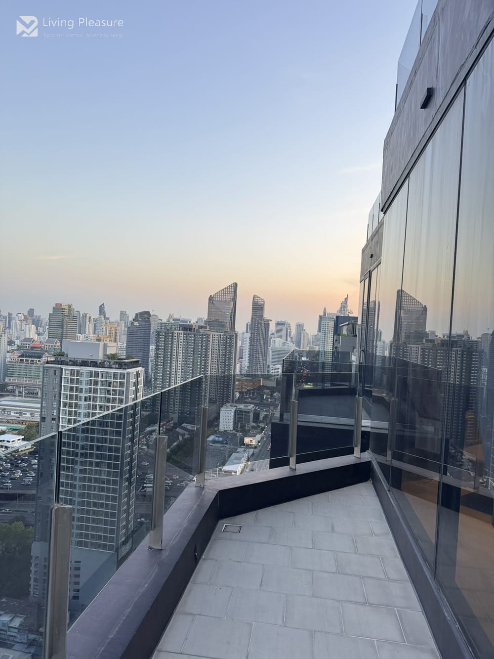 2 Bedrooms Condo for Rent I Ashton Asoke - Rama 9 9