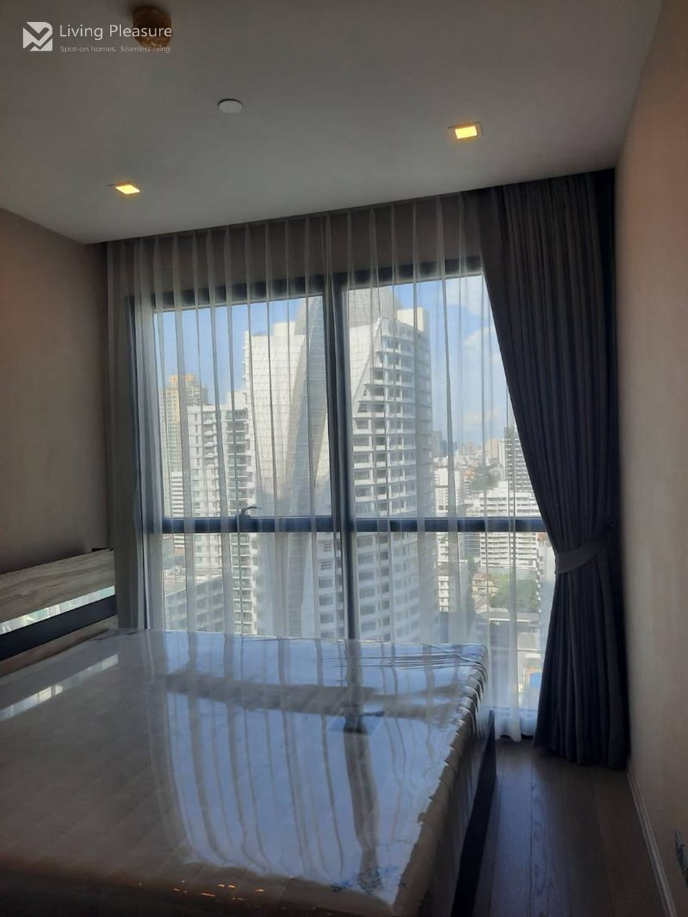 2 Bedrooms Condo for Rent I Ashton Asoke 5