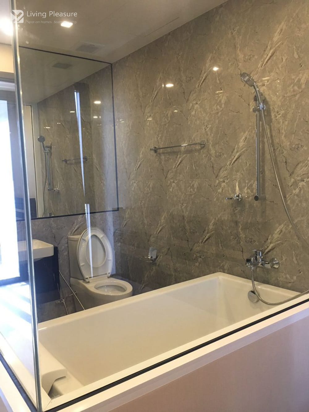 2 Bedrooms Condo for Rent I Ashton Asoke 7