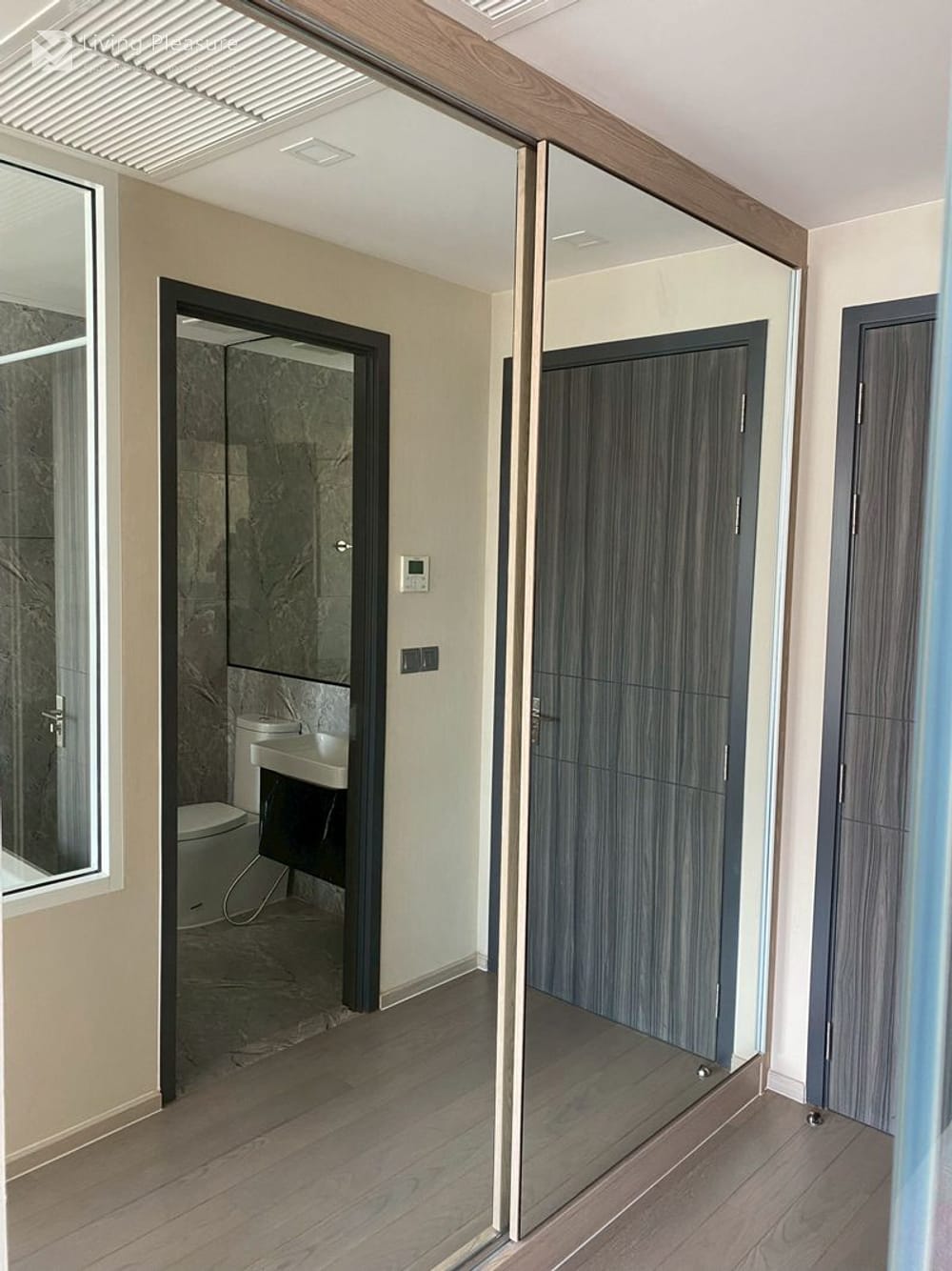 2 Bedrooms Condo for Rent I Ashton Asoke 14