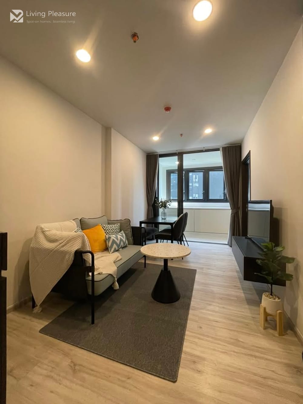 1 Bedroom condo for Rent I XT Huaykwang 2