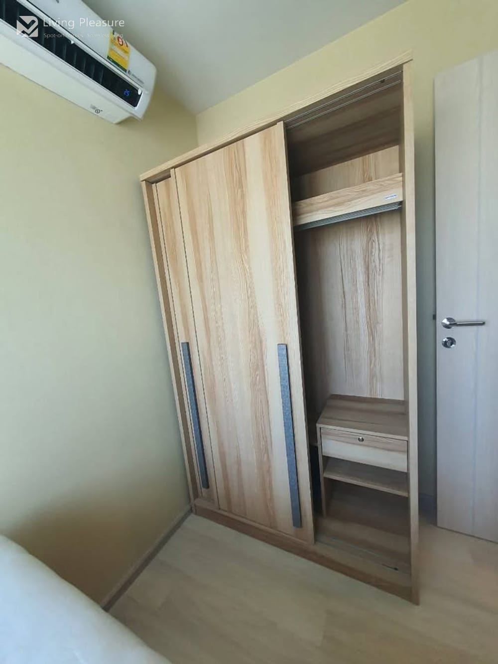 Stylish 2BR Condo for Sale/Rent at Life One Wireless near BTS Phloen Chit 14