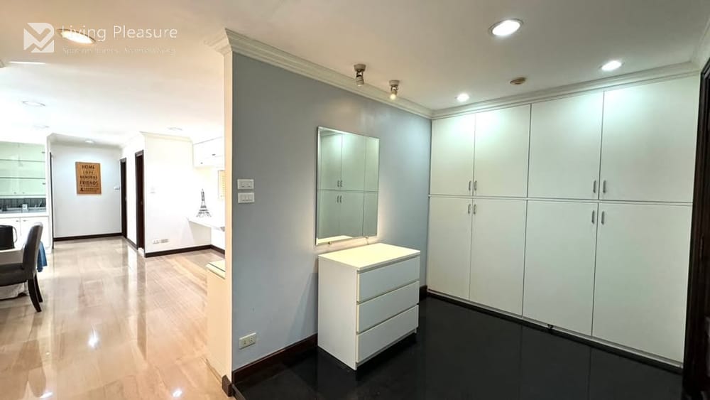 Spacious 3-Bedroom Condo for Sale and Rent near BTS Phrom Phong - Richmond Palace 3