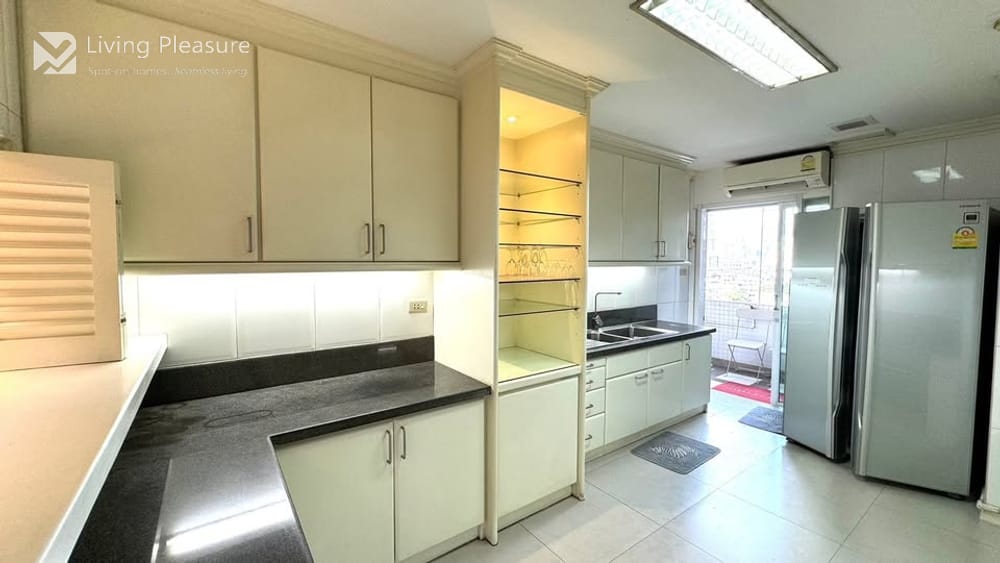 Spacious 3-Bedroom Condo for Sale and Rent near BTS Phrom Phong - Richmond Palace 5