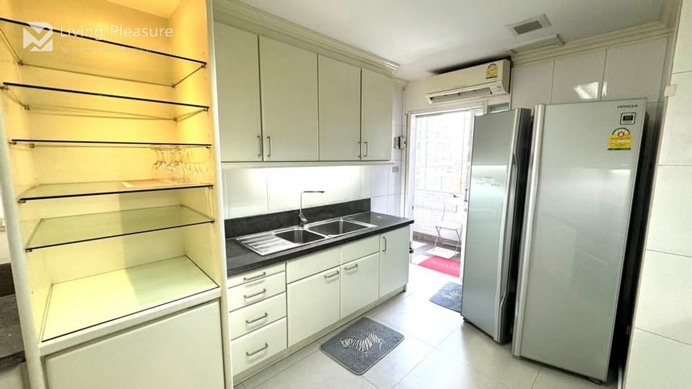 Spacious 3-Bedroom Condo for Sale and Rent near BTS Phrom Phong - Richmond Palace 7